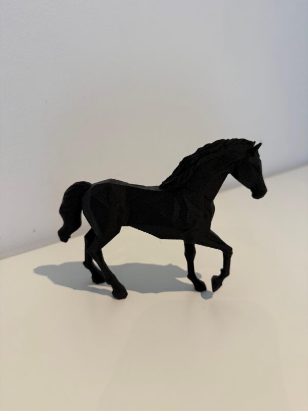 Poly-stijl paard