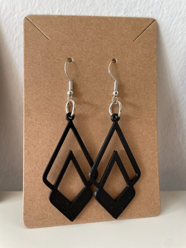 🖤 Graphic Grace – Zwarte geometrische oorbellen - Afbeelding 3
